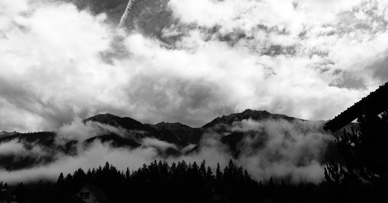 Landhaus Tirol Hotel Presseggersee Exterior photo